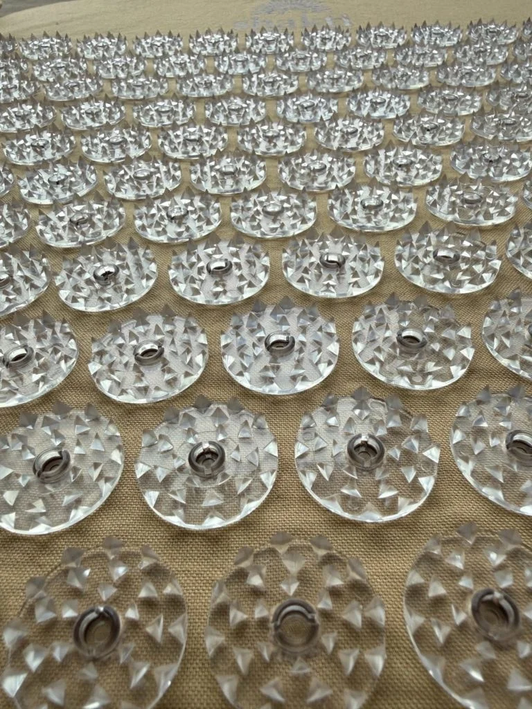 ダイソー猫よけマットとシャクティマットの比較